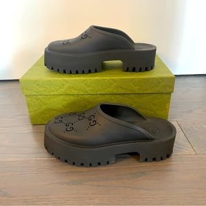 Gucci Elea perforated rubber platform mules size 40, black - excellent condition